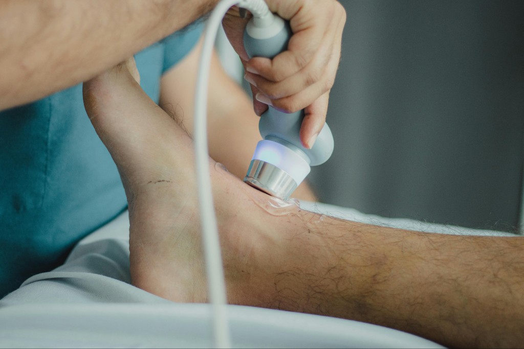 Shockwave Therapy vs Therapeutic Ultrasound- Differences, Benefits, and Outcomes